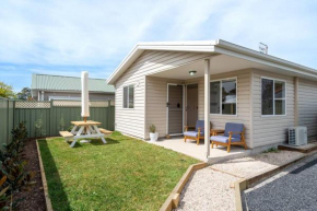 Cute Coastal 2-Bedroom Getaway, Ettalong Beach